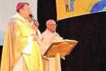 Mgr Le Saux célèbre la messe pour les deux communautés 