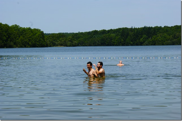 Sylvain et Lilian profite du Lac